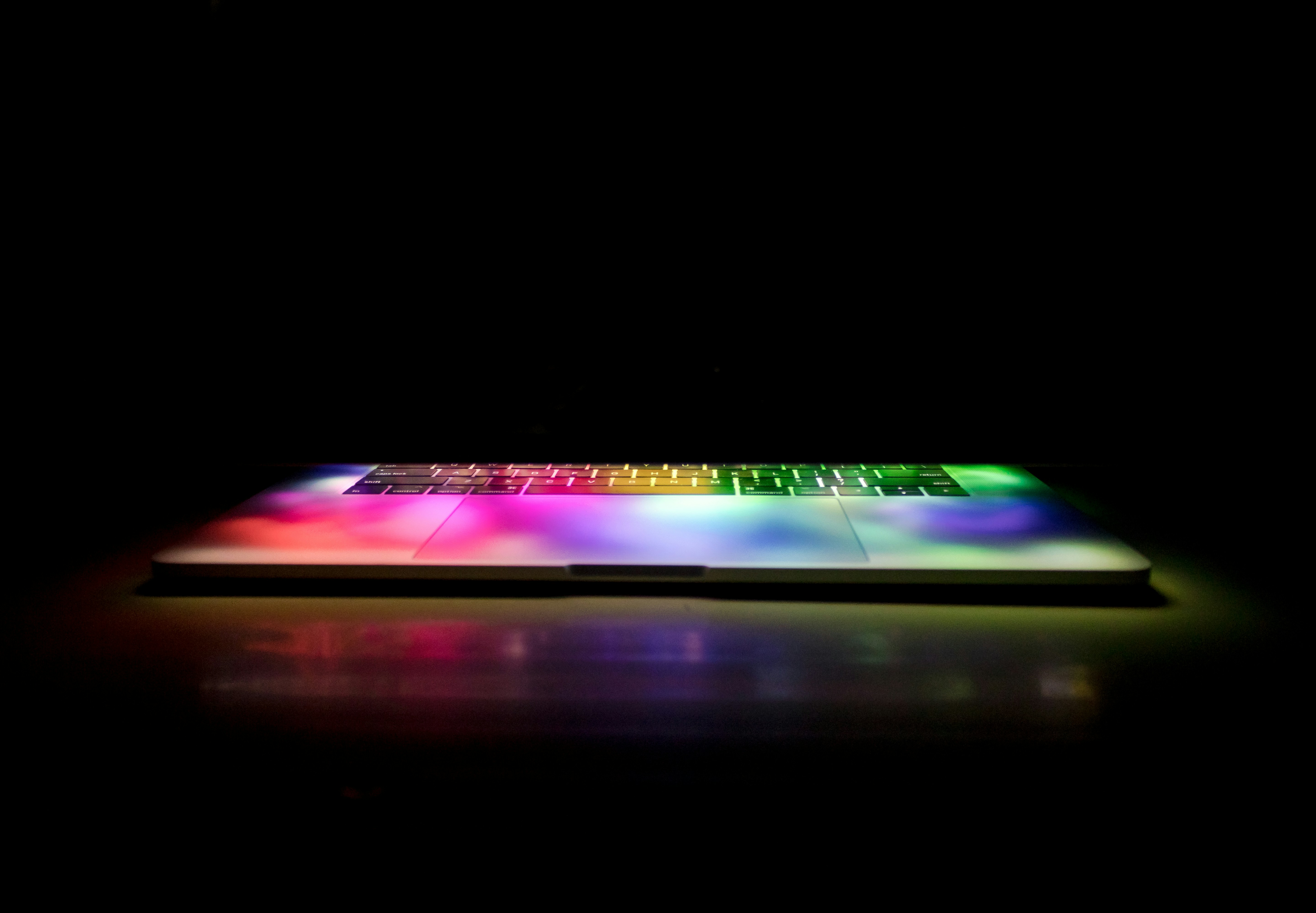 pc tastiera colorata.jpg